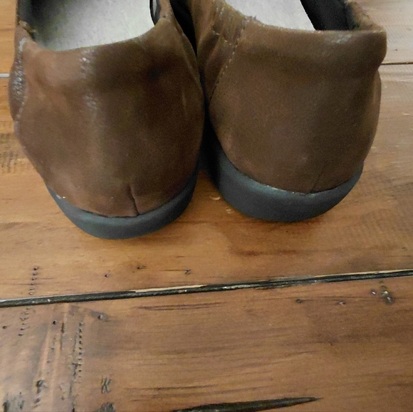 NWOB Clarks Brown Comfy CLOUDSTEPPERS Slip On Shoes - Picture 9 of 10